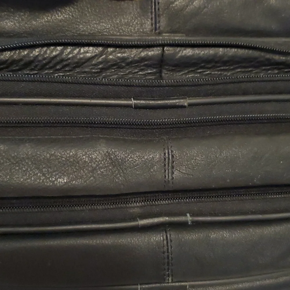 Black Fullgrain Cowhide Leather Expandable Travel Bag